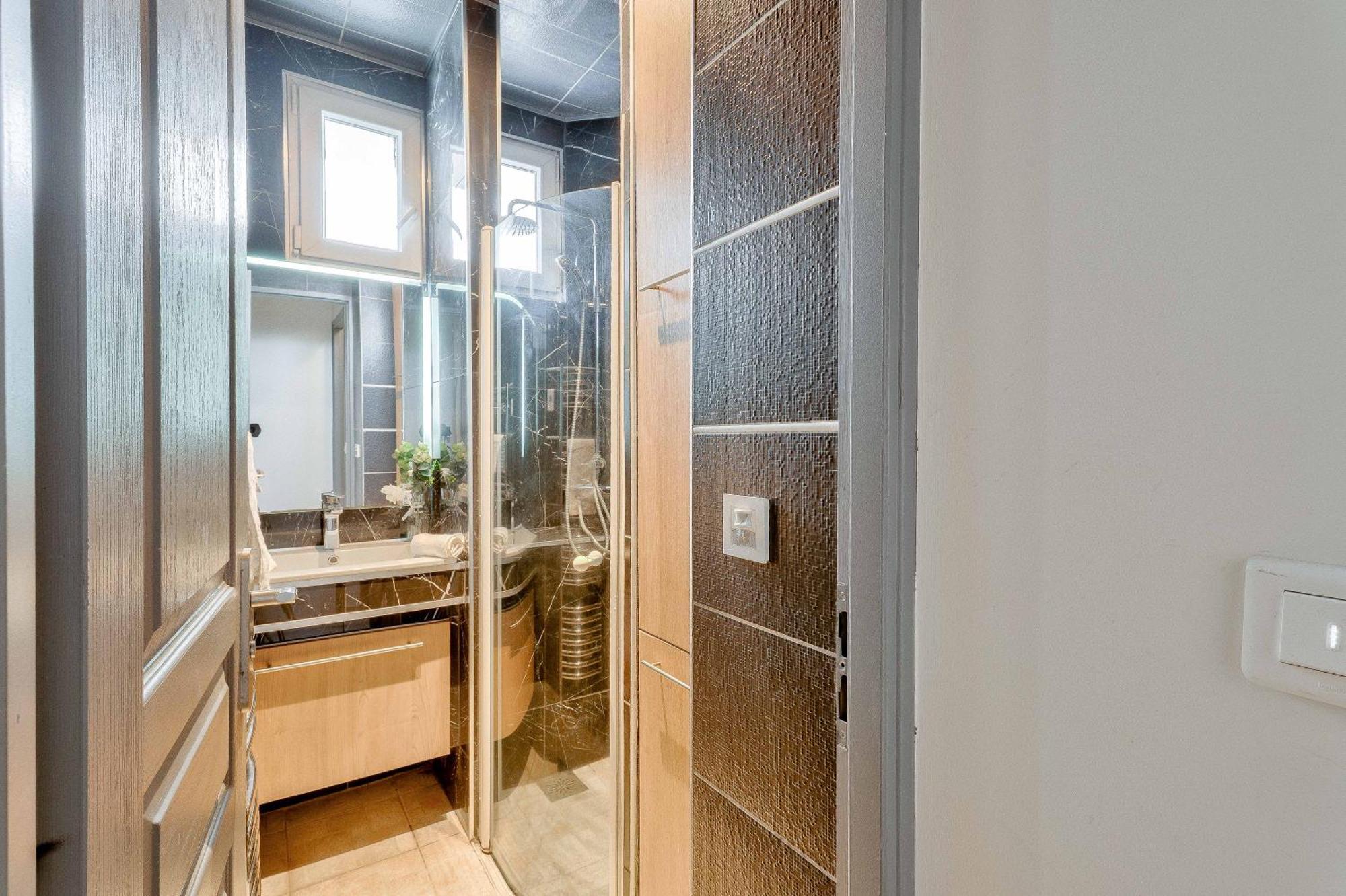 Gare En Face A Pied - Paris 10Mn - Parking Prive Gratuit - De 1 A 8 Personnes - Souplex - Tout Equipe - Entierement Renove Montmagny Exterior foto